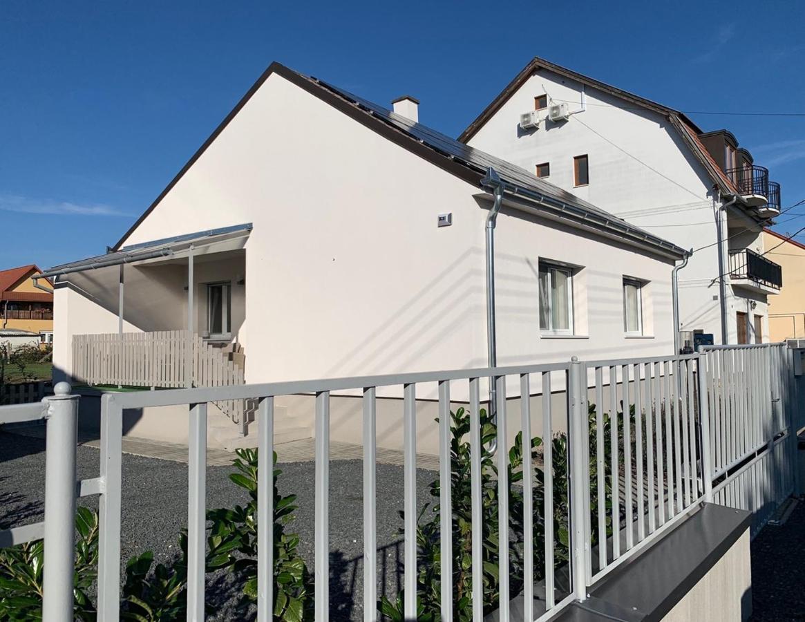 Villa Otthon A Balatonon Vendeghaz Keszthely Exterior foto